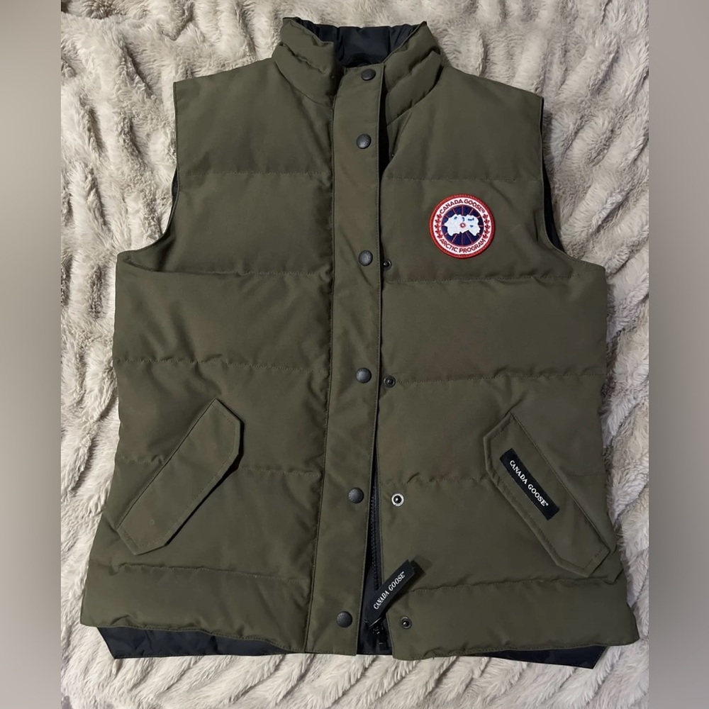 Authentic Canada goose freestyle vest discontinued